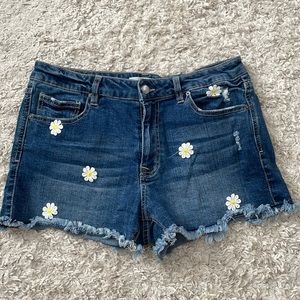 Coco + Jaimeson Daisy Shorts
